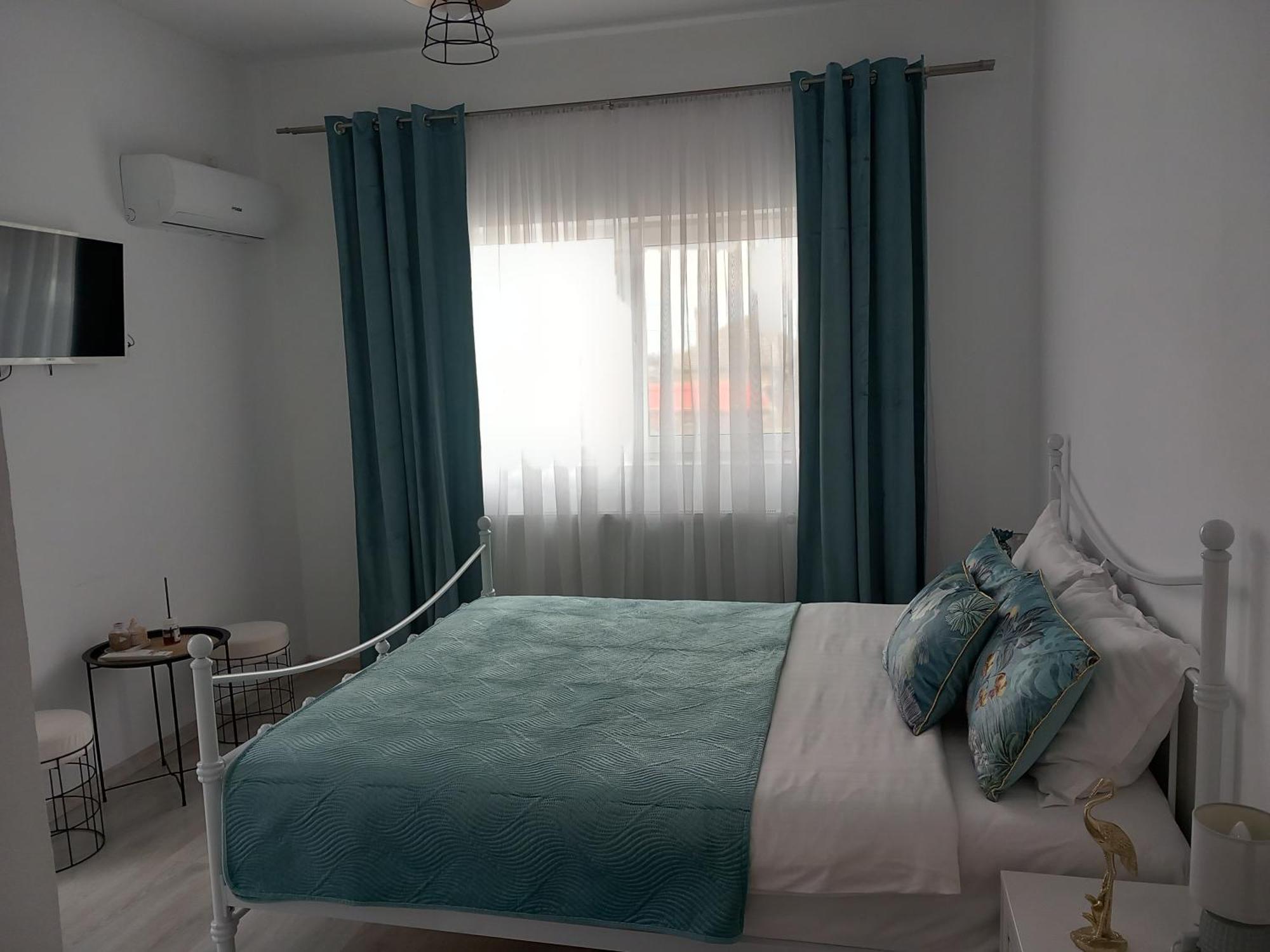 Tina Guest House Basarabi Exterior foto